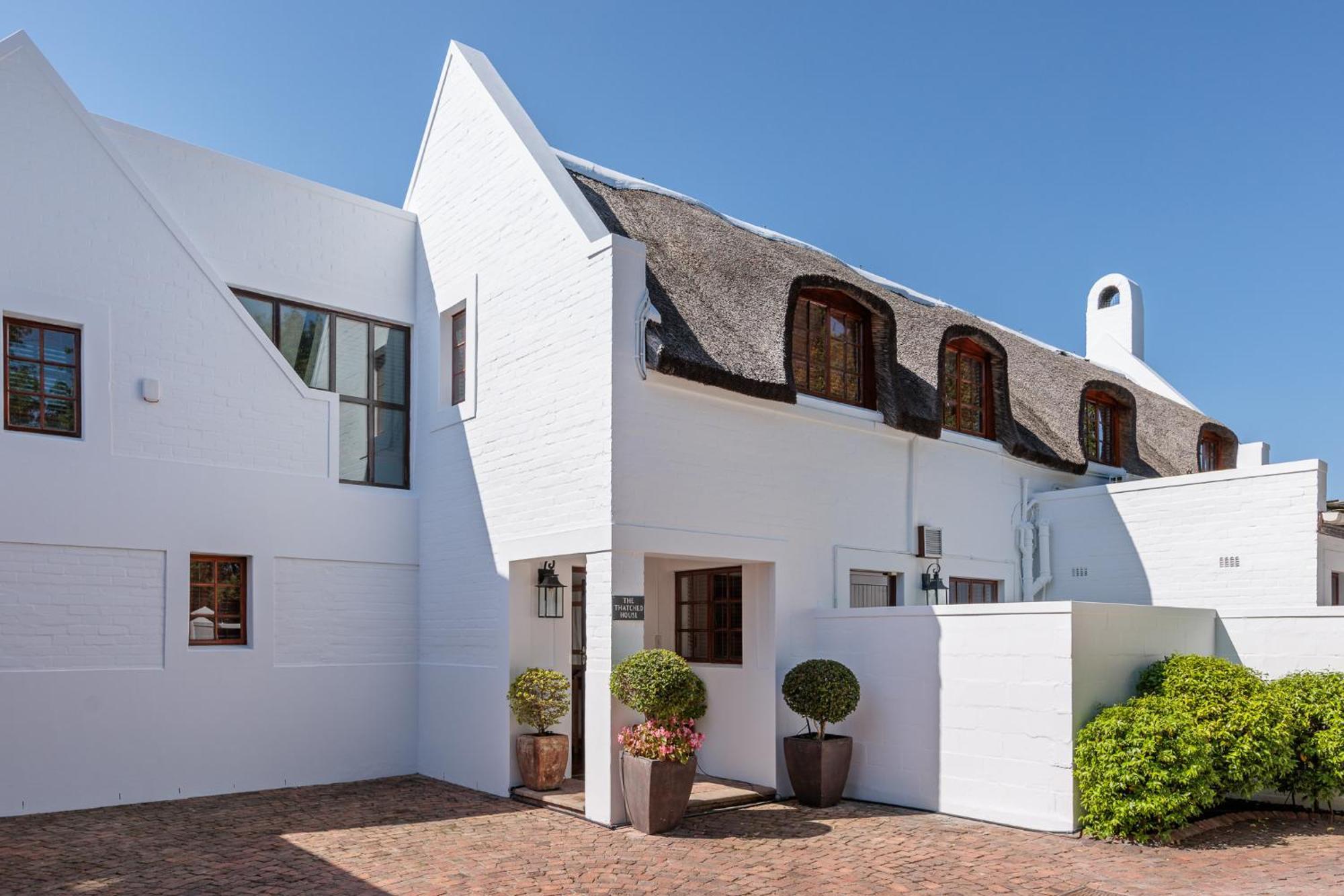 Die Rietdak - Reetdachhaus Mit Vier Schlafzimmern Kaapstad Buitenkant foto